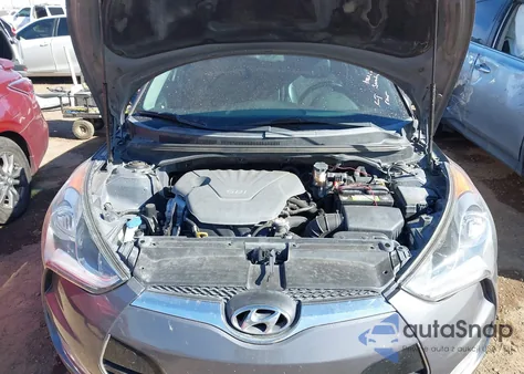 2015 Hyundai Veloster z USA, uszkodzony, nr VIN KMHTC6AD4FU237905